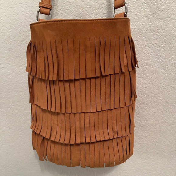 Street Level Fringe Shoulder Bag Tan - Picture 5 of 6